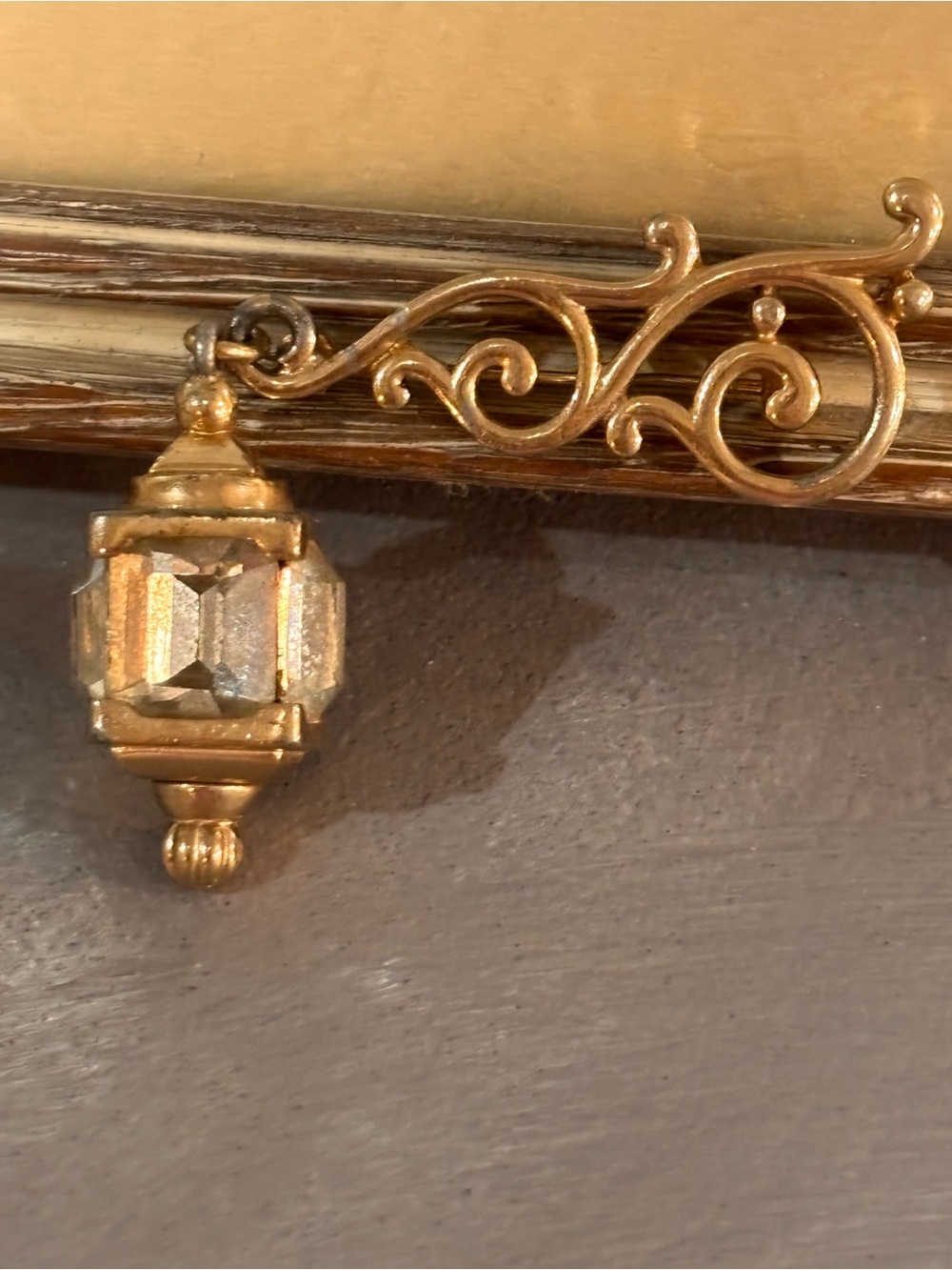 Pennino lantern brooch